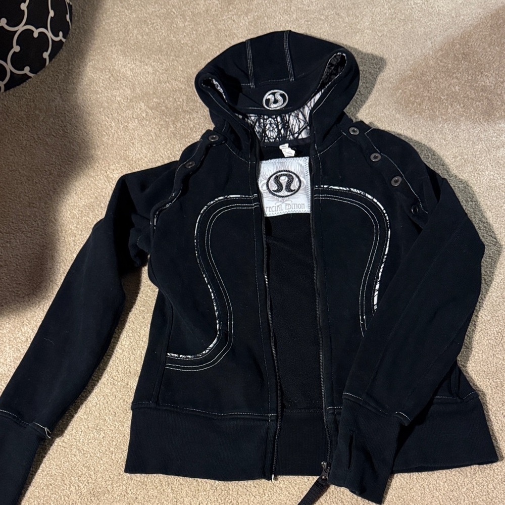 lululemon athletica Dark Utility Jacket with Hood- can be a vest